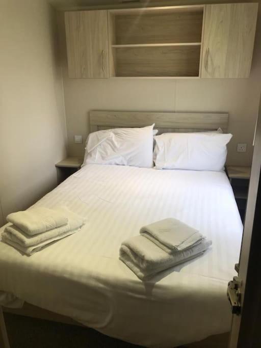 2 Bedroom Caravan. Newquay. Cornwall. New Quay エクステリア 写真