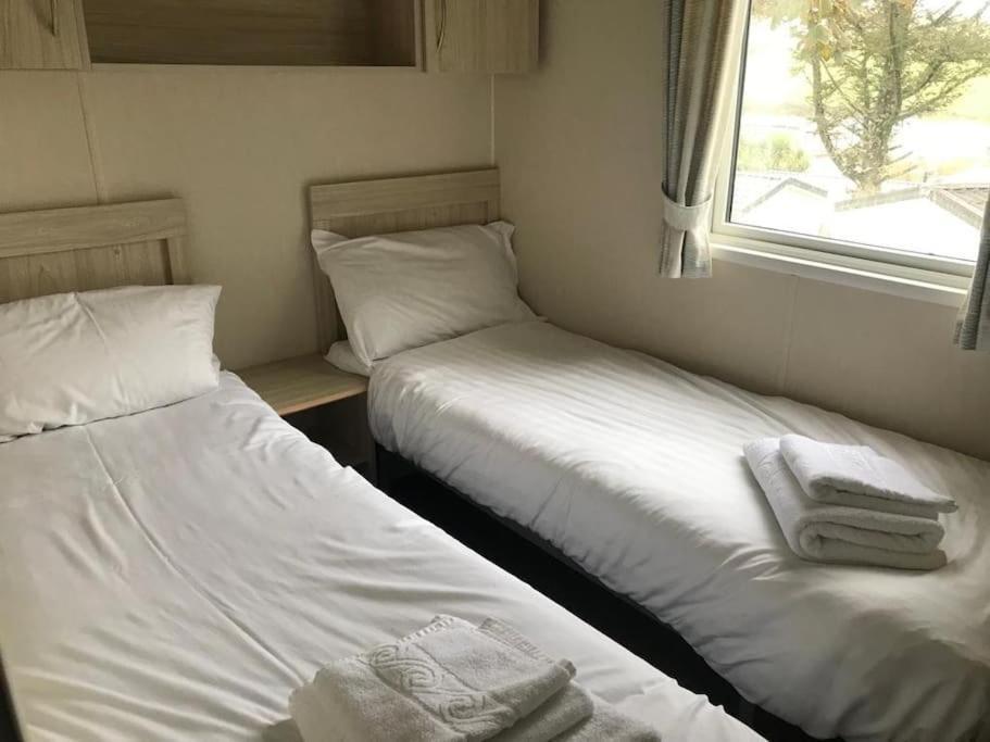 2 Bedroom Caravan. Newquay. Cornwall. New Quay エクステリア 写真