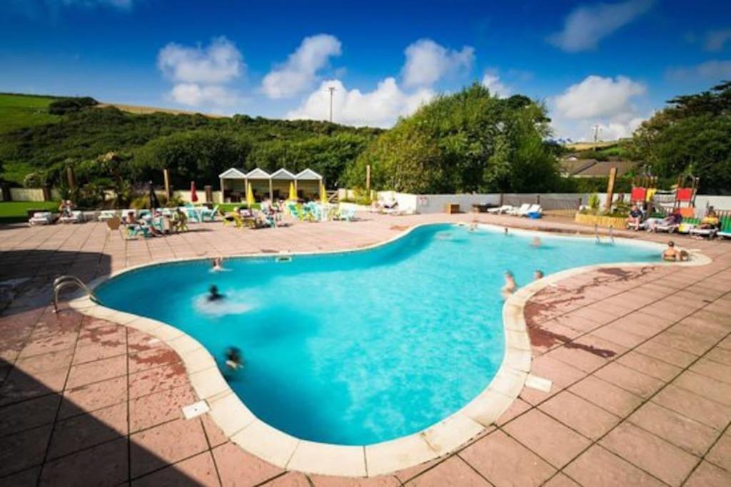 2 Bedroom Caravan. Newquay. Cornwall. New Quay エクステリア 写真