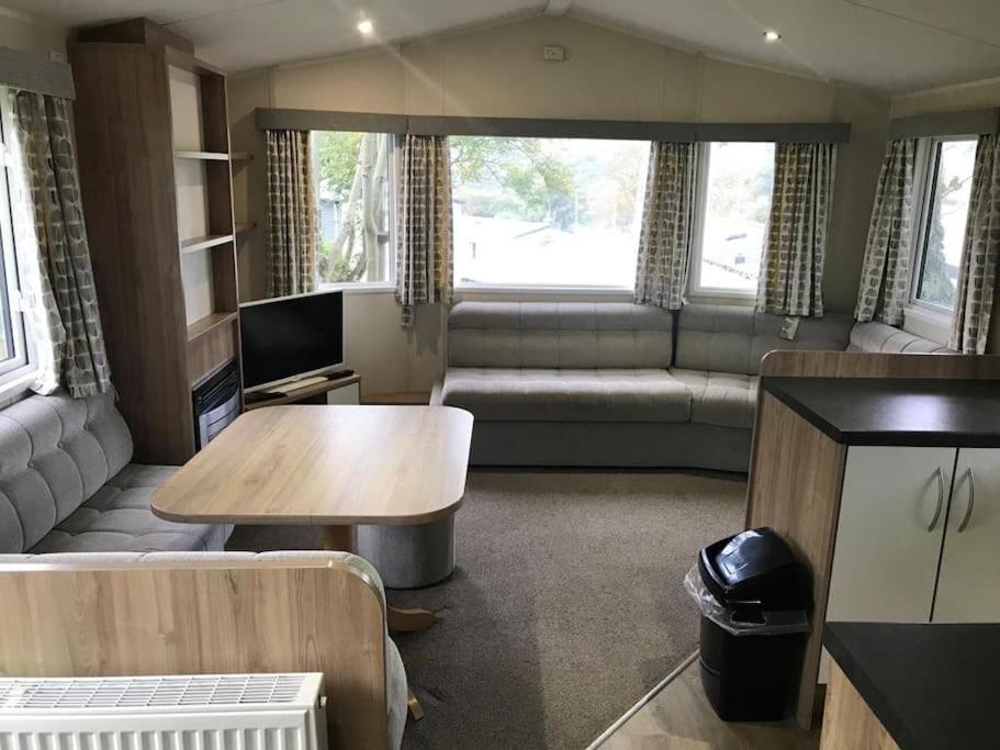 2 Bedroom Caravan. Newquay. Cornwall. New Quay エクステリア 写真
